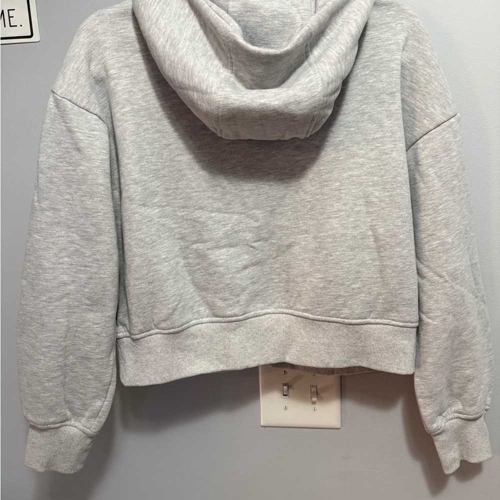 Cropped Zip Up - Picture 2 of 3